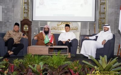 سفارة المملكة العربية السعودية تقيم إفطارًا جماعيًا وتوزّع المصاحف الشريفة وتمور خادم الحرمين الشريفين في جامعة إندونيسيا بديبوك